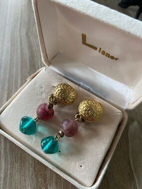 Lisner vintage Clip Gold-Tone Earrings with Pink and Teal Beads